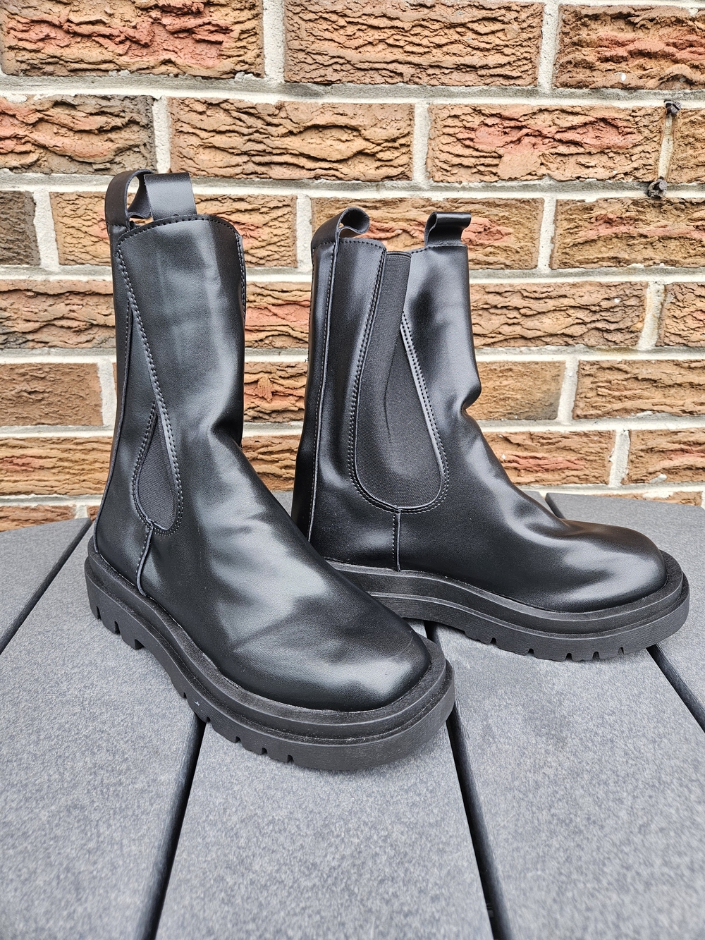NEW Black Chunky Chelsea Platform Boots – Women’s Approx Size 9